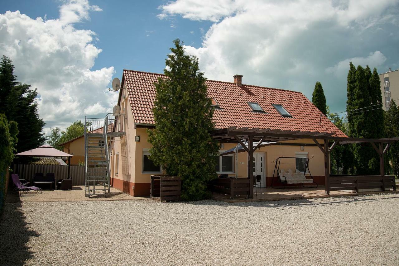 Dorothy Apartman Siófok Buitenkant foto